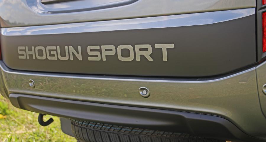 Логотип Mitsubishi Shogun Sport SVP Concept 2019 года  (фото 3 из 7)